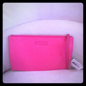 NWT Vera Bradley composition wristlet. NWT 👛